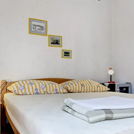 Dragica 1251 בית הארחה 3*