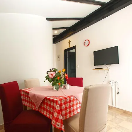 בית הארחה Dragica 1251 פאז'אנה